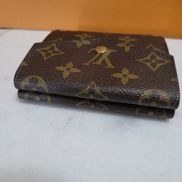 Louis Vuitton Small Bifold Wallet - Picture 3 of 10